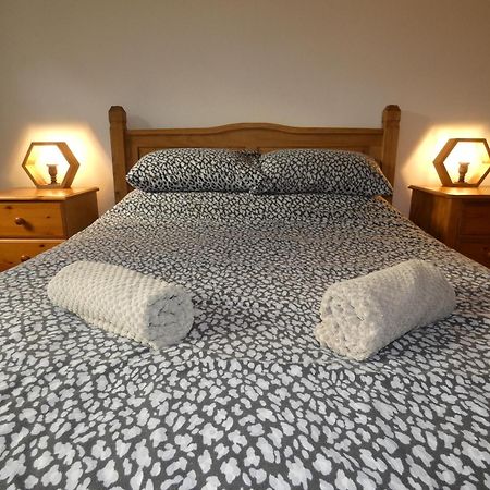 Abergwynant Farm Glamping & Apartments Долгеллау Экстерьер фото