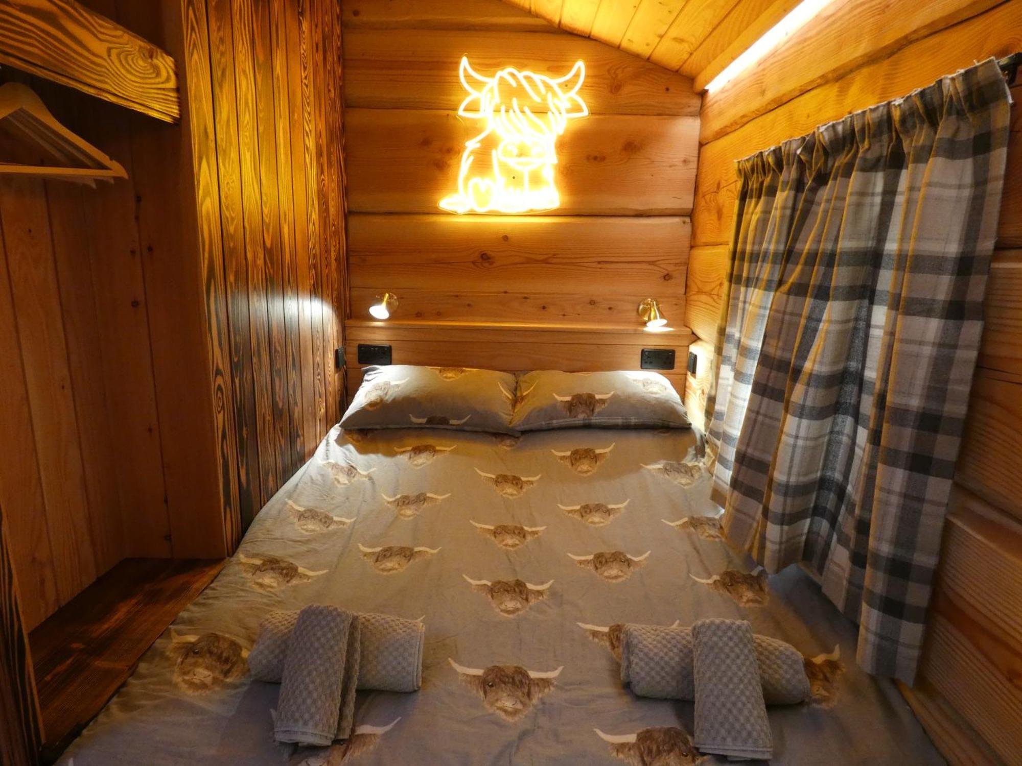 Abergwynant Farm Glamping & Apartments Долгеллау Экстерьер фото