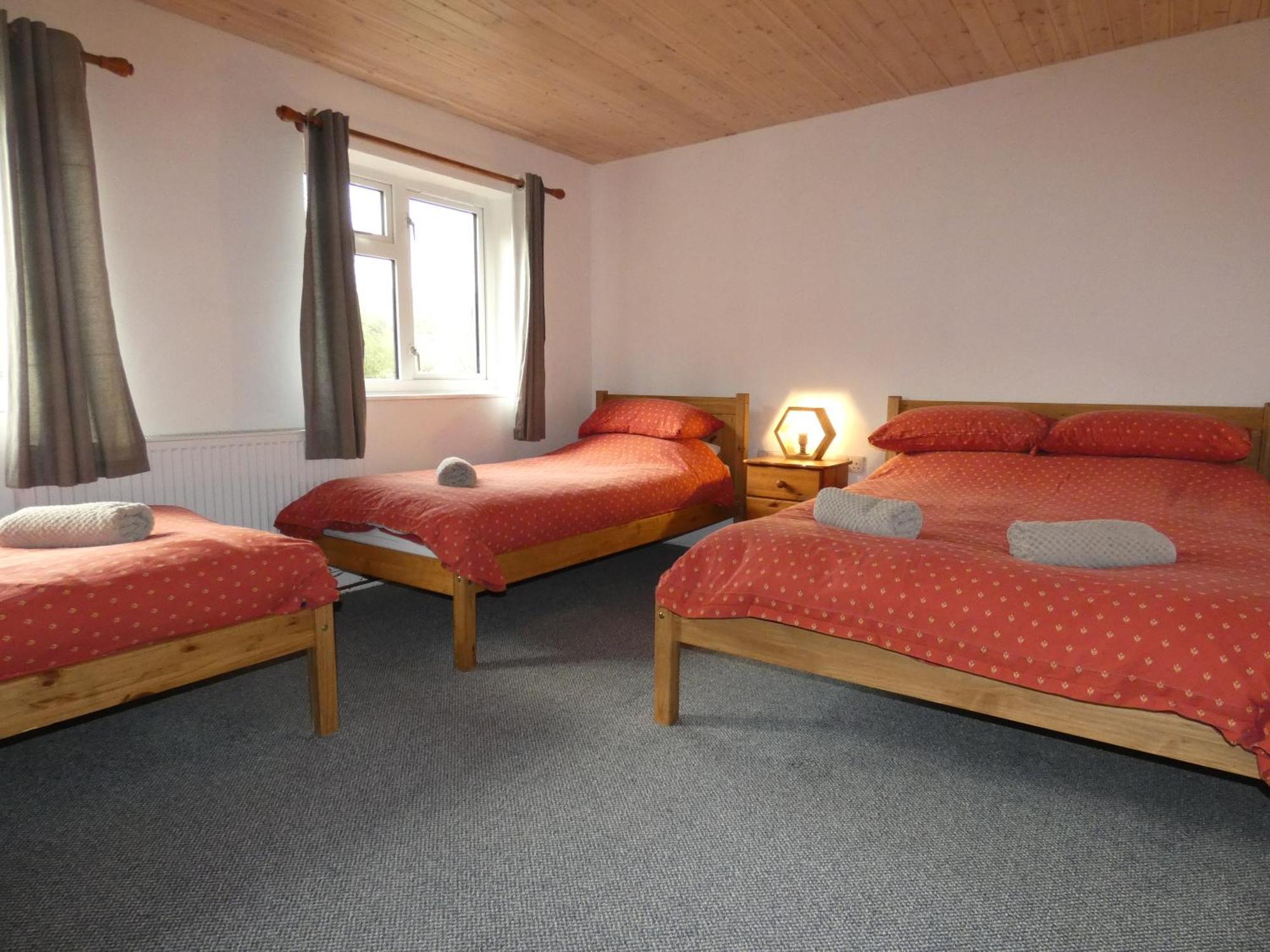 Abergwynant Farm Glamping & Apartments Долгеллау Экстерьер фото